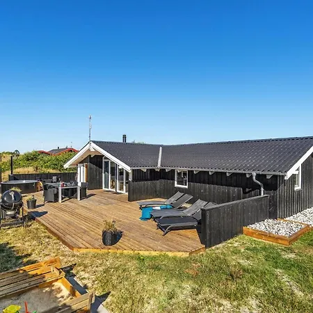 Cozy In Hvide Sande With Sauna Bjerregård